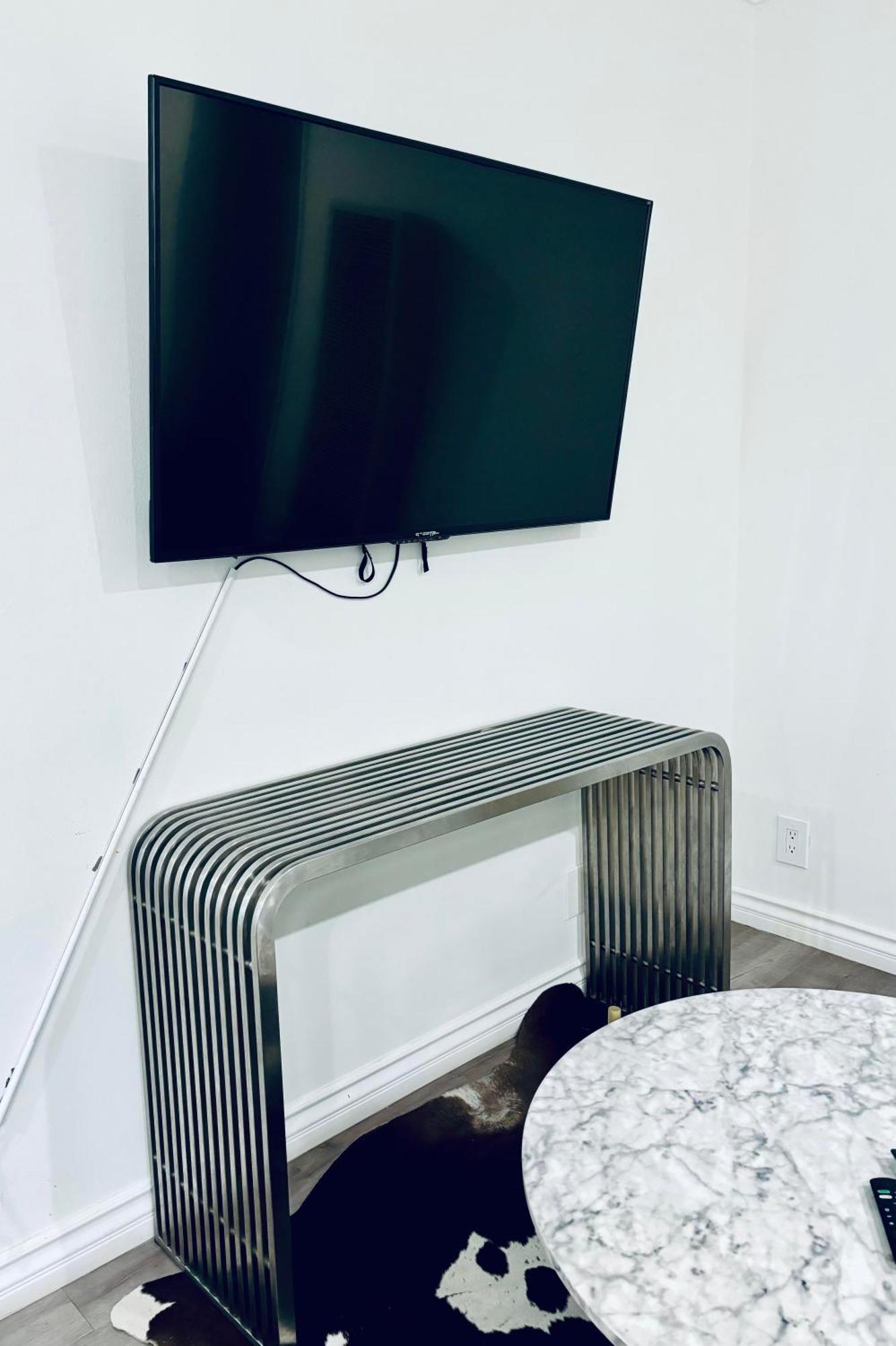 Modern, 1 Bed Condo, Downtown Century City Лос-Анджелес Экстерьер фото