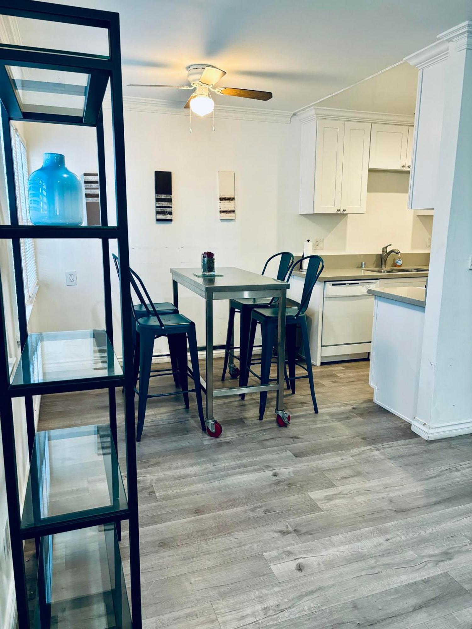 Modern, 1 Bed Condo, Downtown Century City Лос-Анджелес Экстерьер фото