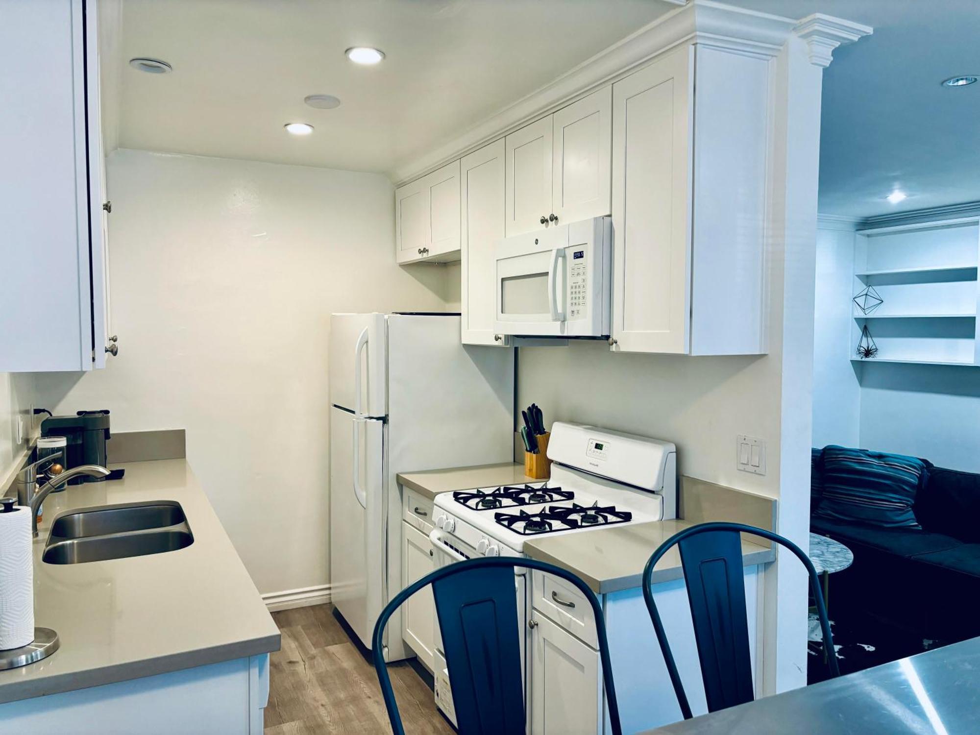 Modern, 1 Bed Condo, Downtown Century City Лос-Анджелес Экстерьер фото