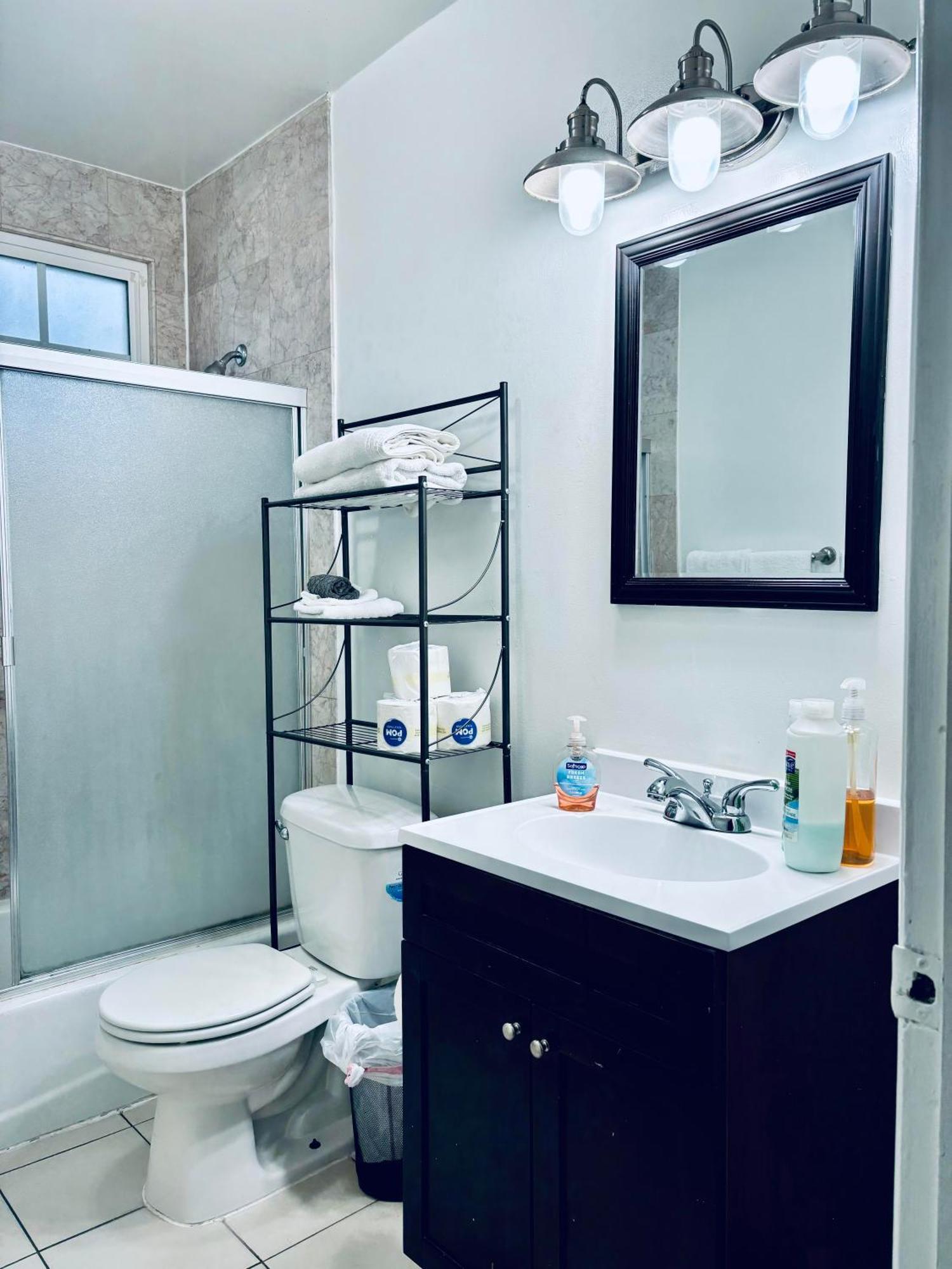 Modern, 1 Bed Condo, Downtown Century City Лос-Анджелес Экстерьер фото